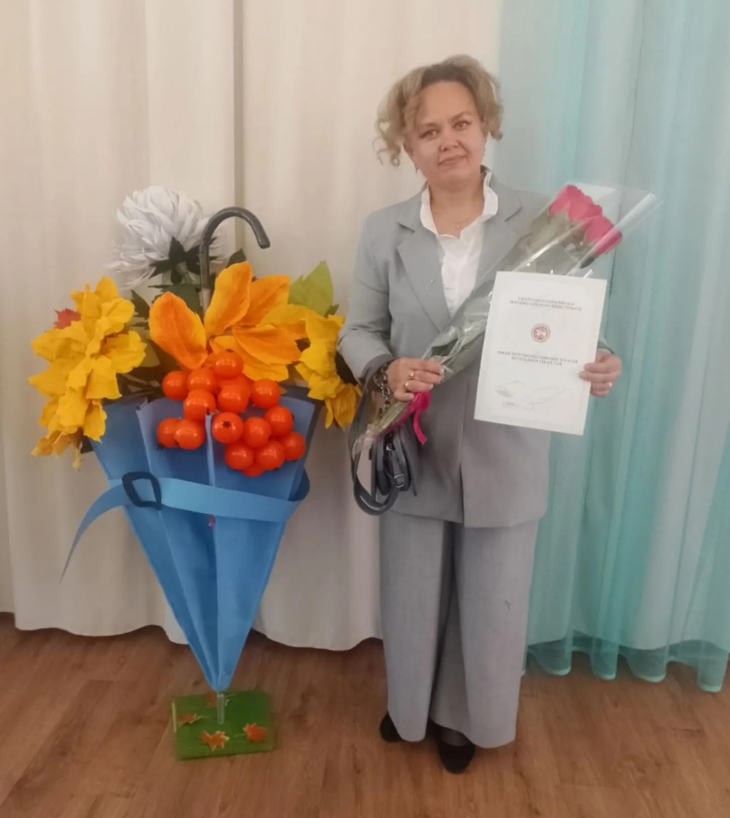 Профком детского сада Камских Полян Лилия Закирова получила грамоту 
